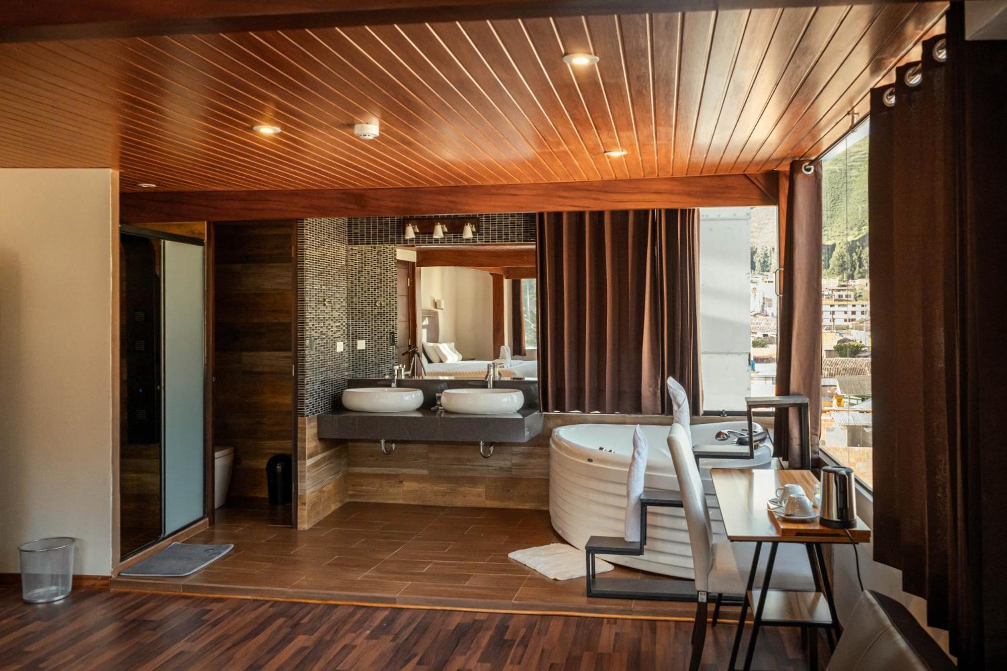 Hotel California Урубамба Экстерьер фото