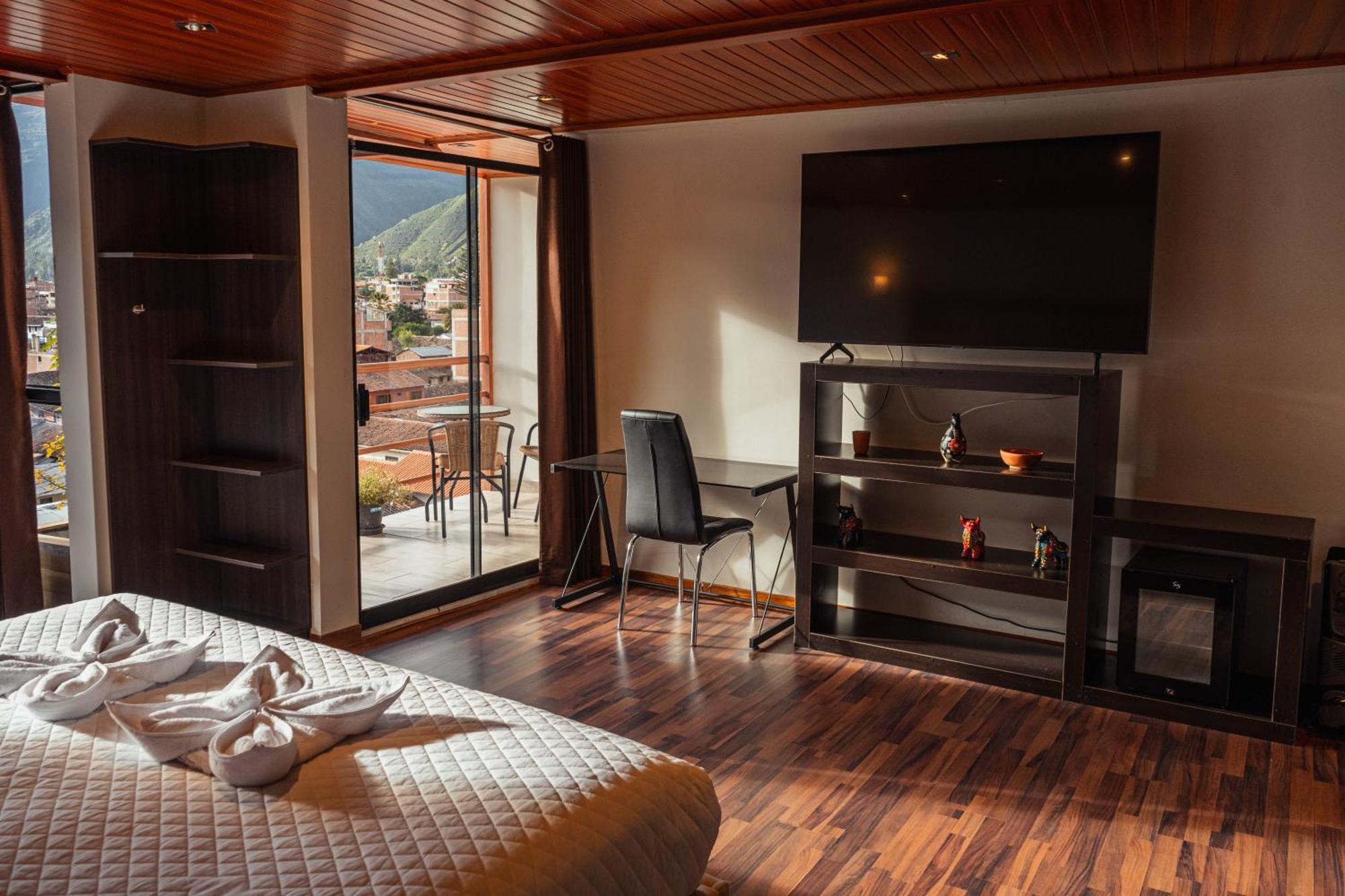 Hotel California Урубамба Экстерьер фото